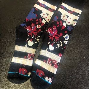 Stance Men’s Floral/Splash Pattern Socks.